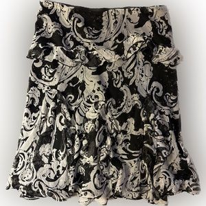 Lauren Ralph Lauren tiered elastic waist skirt. EUC ladies size Large.